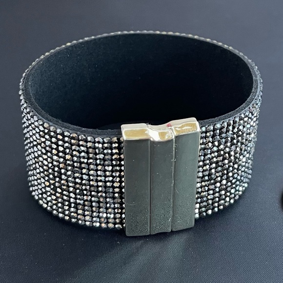 Jewelry - Rhinestone bracelet - Color grayish silver